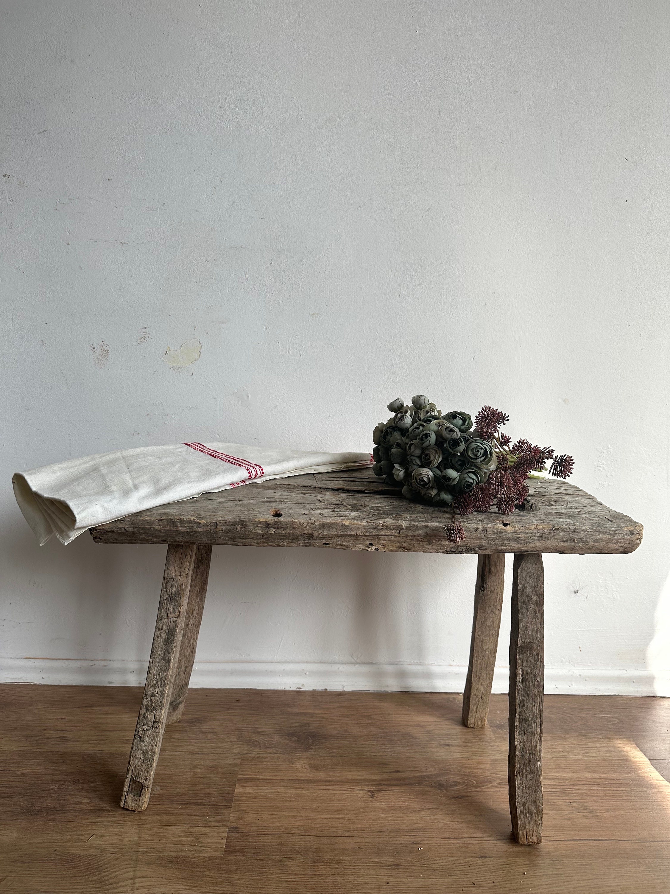 Small primitive bench deals