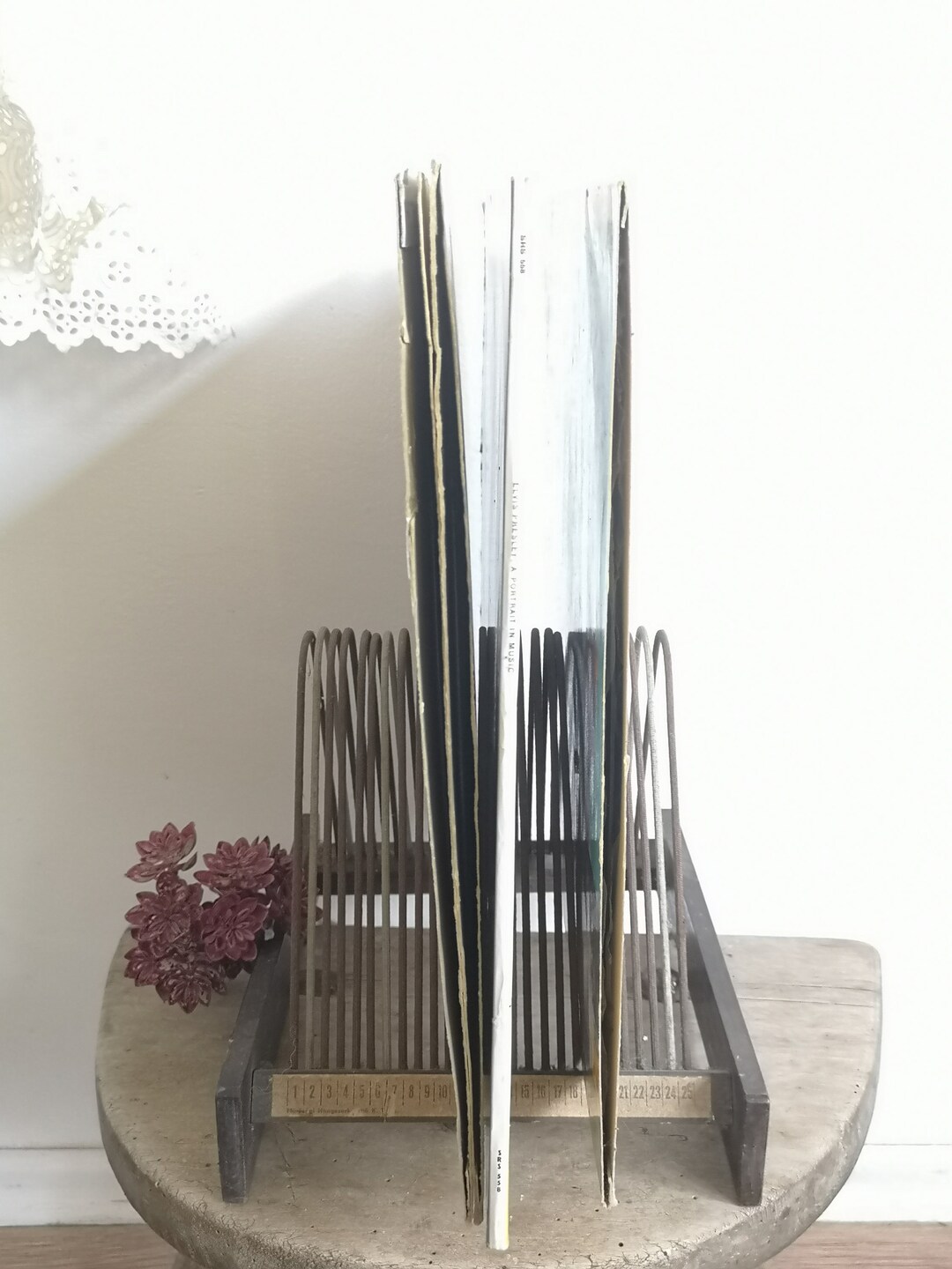 Step Back in Time With Our Vintage Record Player Rack: Nostalgic 1970s ...