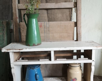 Présentoir vintage en bois rustique chippy blanc minable, petite console d'étagère, étagère à eau antique de ferme familiale Hongrie des années 1920