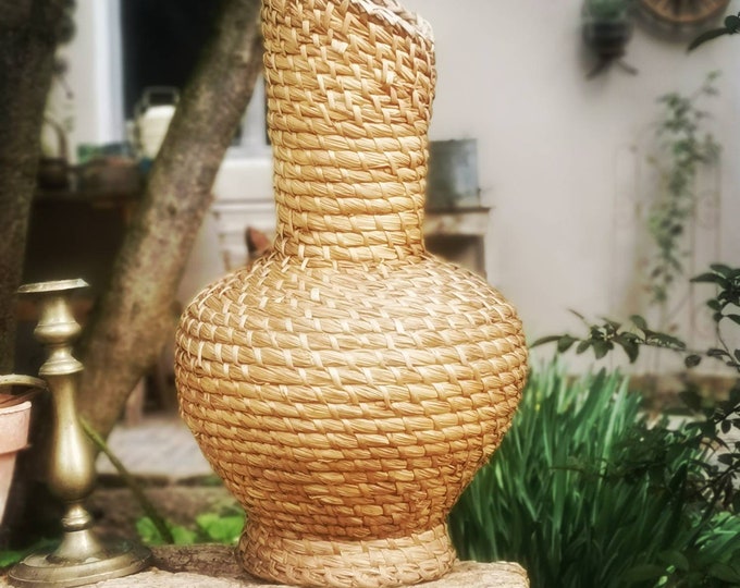 ANTIQUE Rustic Vase, Coiled Rye Serving Tray, Hand Woven, Stem Dryer
