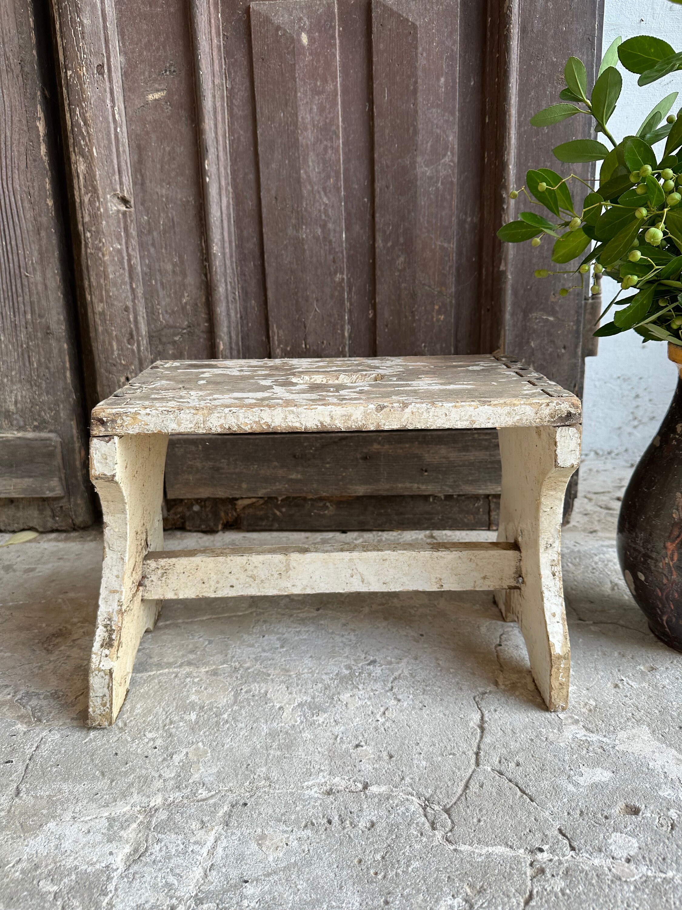 White milking stool new arrivals