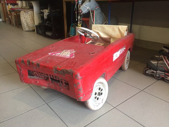 childrens pedal car
