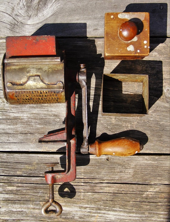 ANTIQUE NUT Grinder Grater VINTAGE Decorative Walnuts Etsy