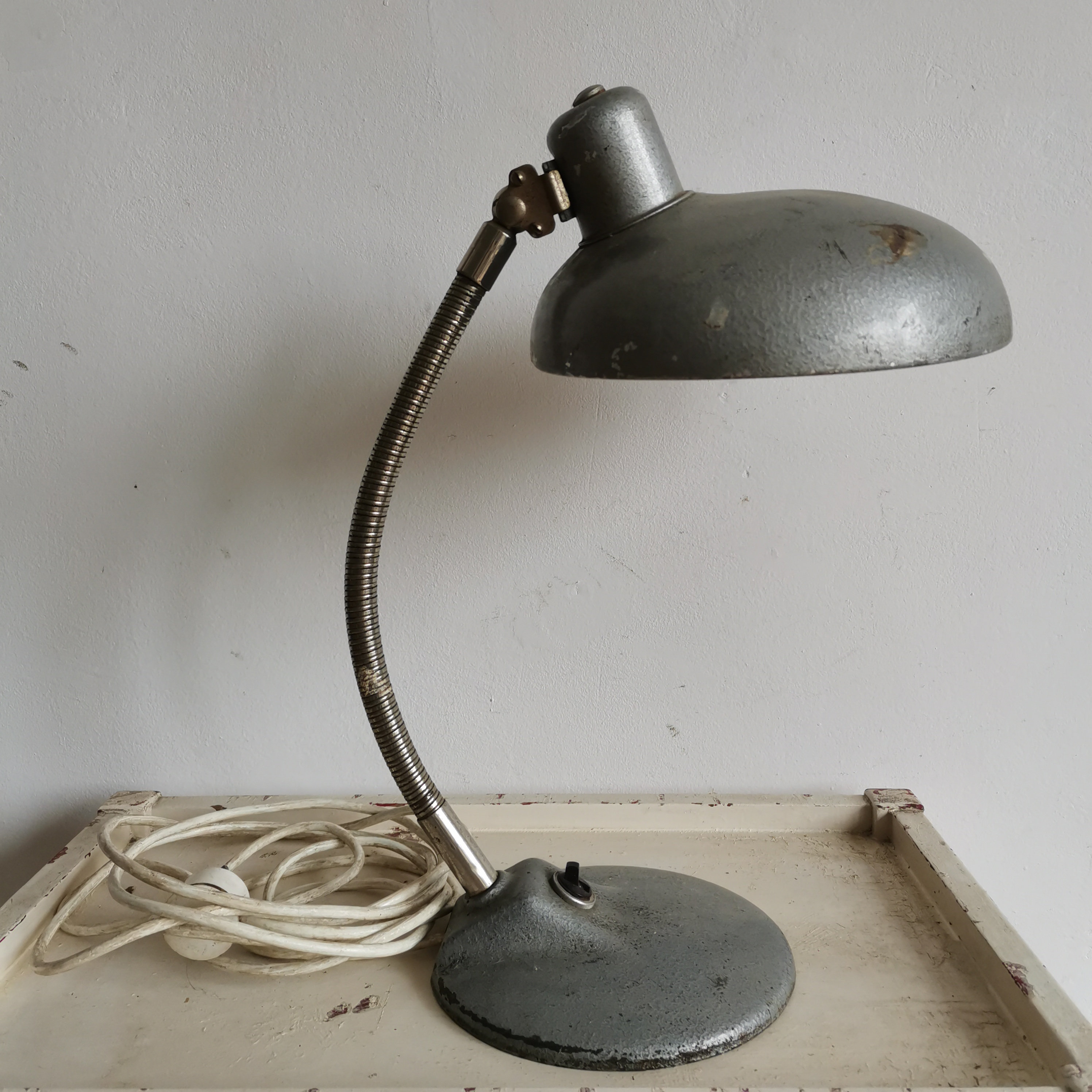 UFO Satellite Mid-century Table Desk Lamp, Photo Studio Lighting