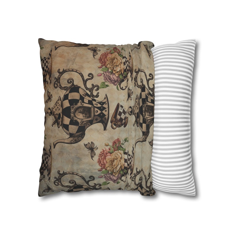 Copricuscino Steampunk Alice nel Paese delle Meraviglie: Decorazione Teiera, 18x18 immagine 5