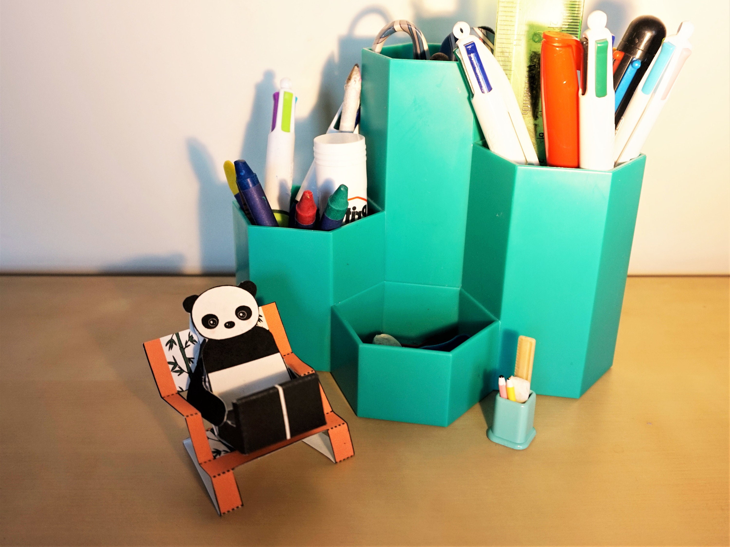 Papercraft Panda Desk Buddy With Bamboo Deckchair and Fact / Reminder Cards  