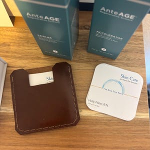 Square and round business card holder for Moo and other cards.