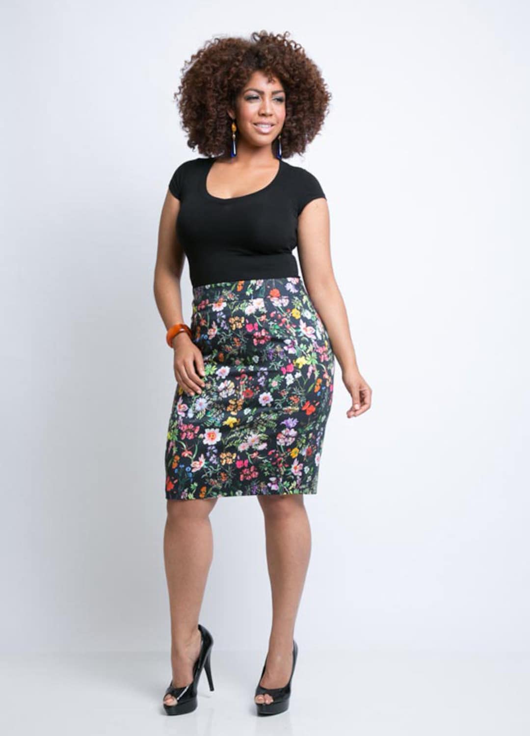Chrissa Black Plus Size Pencil Skirt, Curvy Cotton Summer Skirt in Italian  Floral