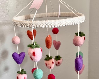 Baby Crib Mobile Strawberry and Heart Nursery Accessory Newborn Baby Shower Gift Baby Girl Room Decor