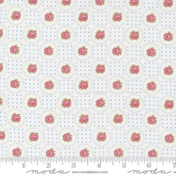 Sweet Liberty Circle Rose in White Sweet Liberty Circle Rose in White