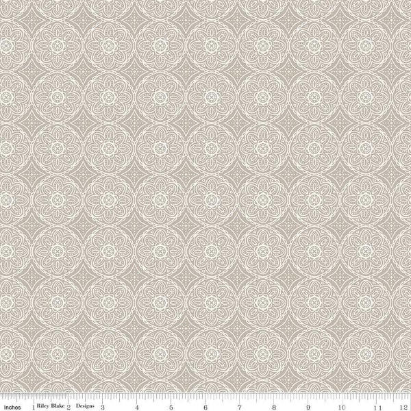 Gingham Cottage Medallion Gray by Heather Petersen for Riley Blake Designs