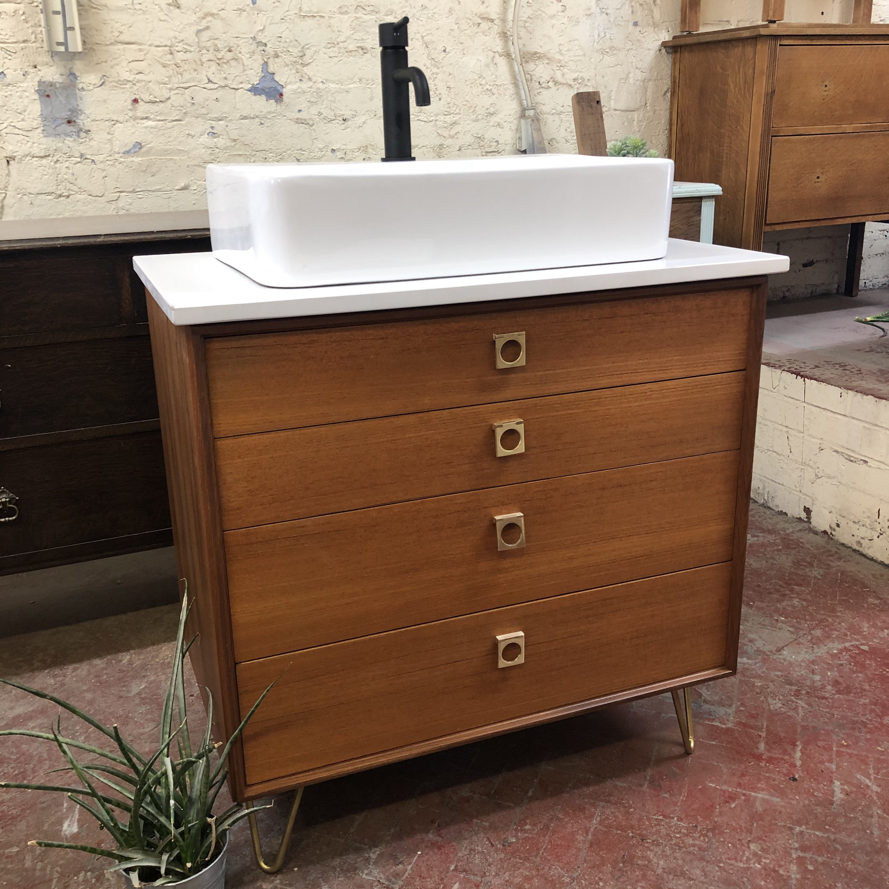 G Plan Form Five Bathroom Vanity Incl. Quartz Worktop
