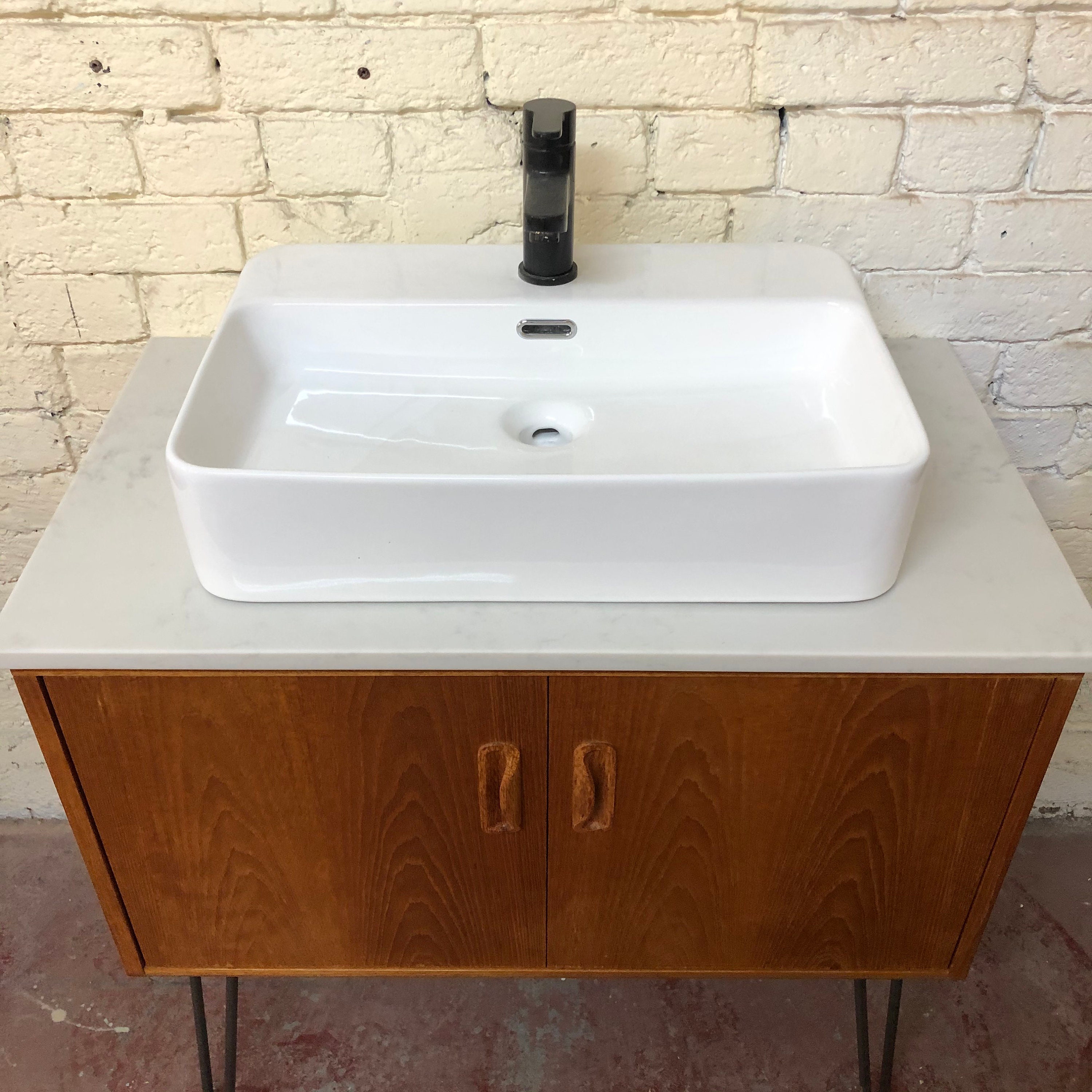 SOLD G Plan Fresco Bathroom Vanity Incl. Quartz Worktop Hair Pin Legs