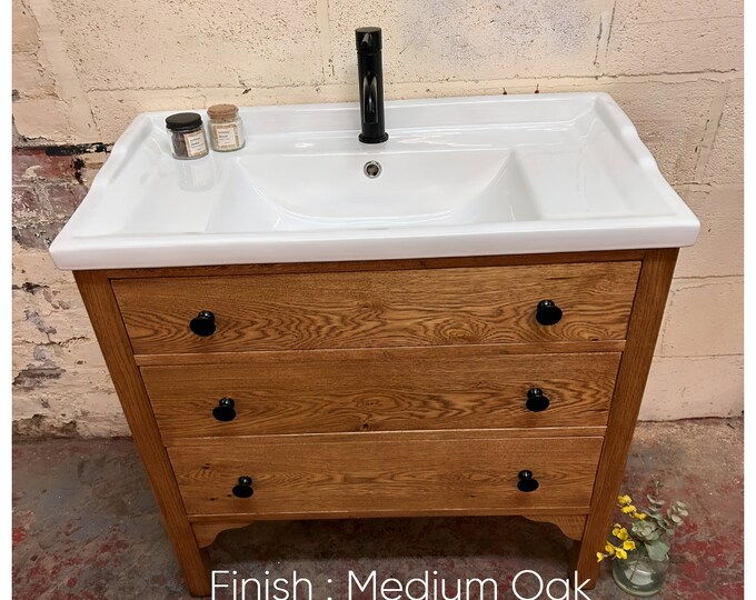 TEWKESBURY | Classic Oak 3 Drawer Chest including Ceramic Traditional Basin | Solid Oak Drawers | Solid Oak Bathroom Furniture | Solid Oak