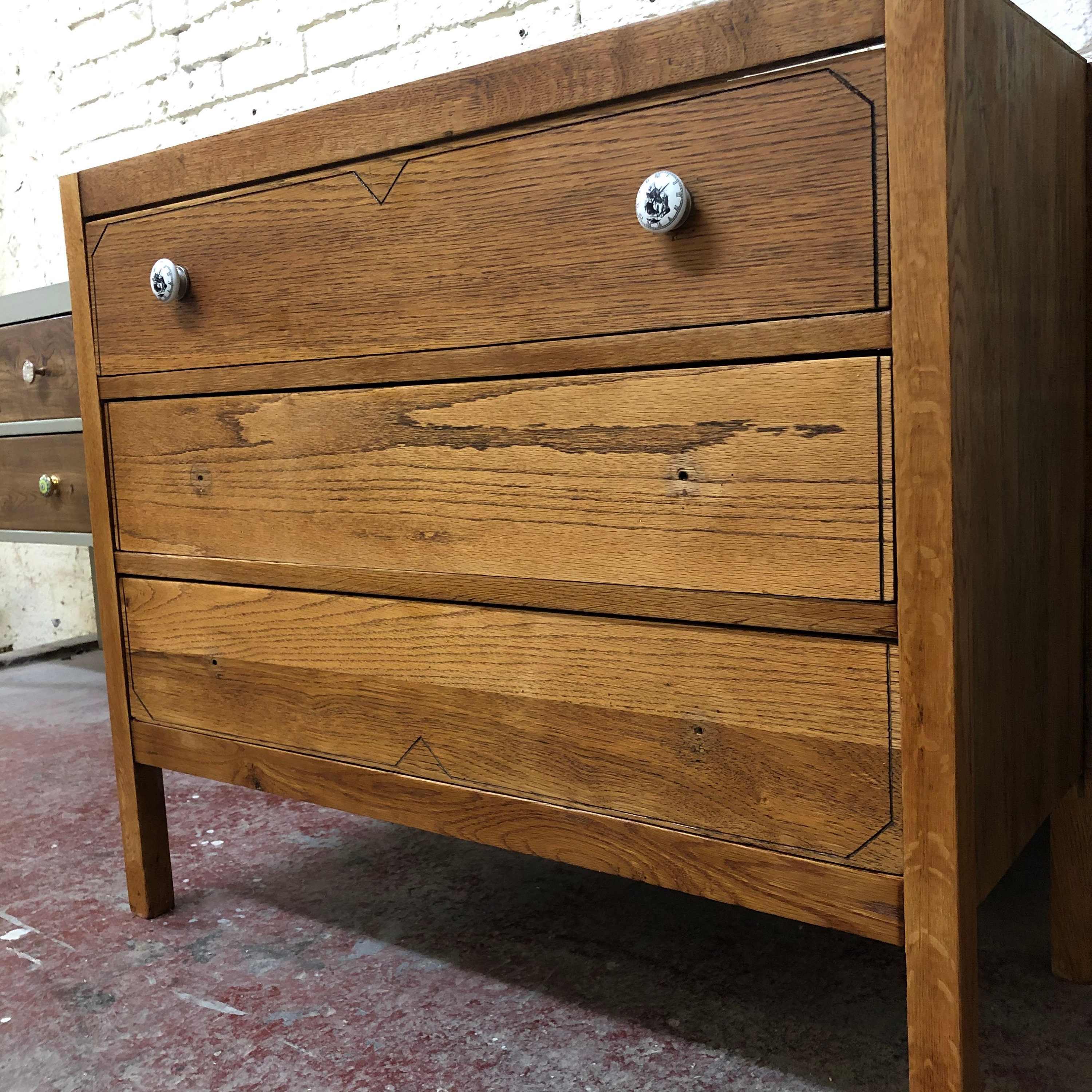 Vintage Oak Bathroom Vanity Incl Quartz Worktop Vintage Oak Bathroom Vanity Incl Quartz Worktop