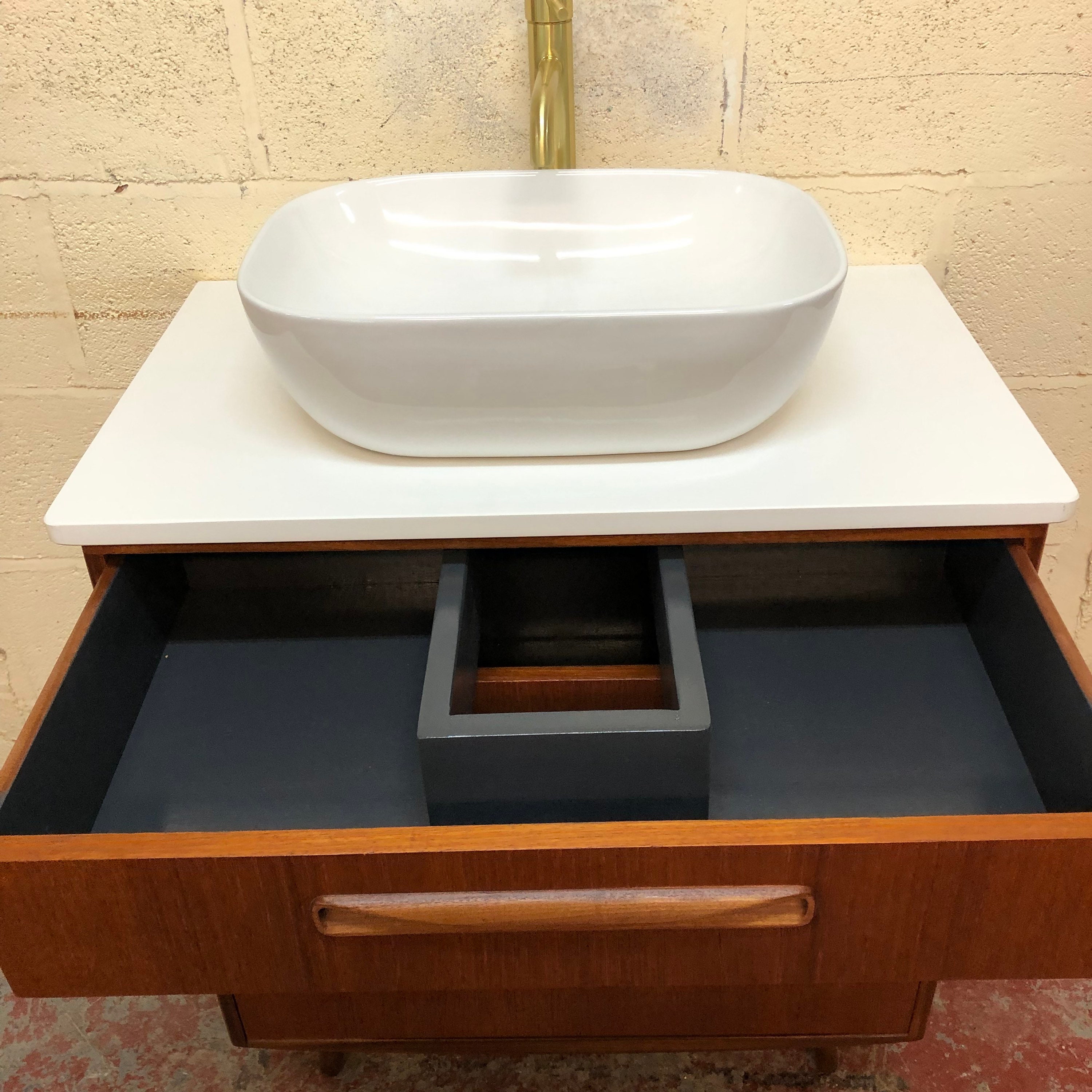 GPlan Fresco Bathroom Vanity Including Quartz Worktop Hair Pin or