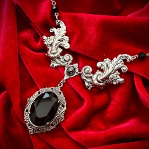 Collar gótico con cristal negro, collar llamativo de plata ornamentada, collar romántico gótico victoriano de estilo vintage, joyería de boda gótica
