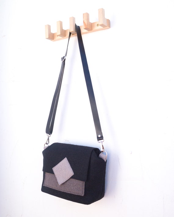 minimalist crossbody bag