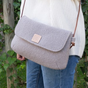 Light brown casual crossover bag with leather strap. Crossbody bag for everyday use. image 4