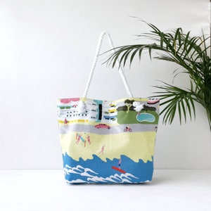 Blue and ivory lightweight beach bag. Large pool bag with rope handles. Linen and cotton beach or pool bag.