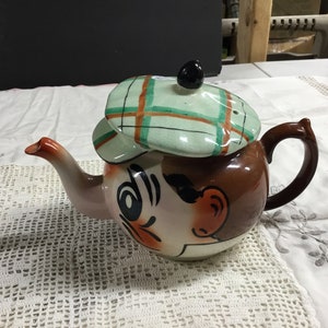 Wade China tea pot, Andy Capp figure