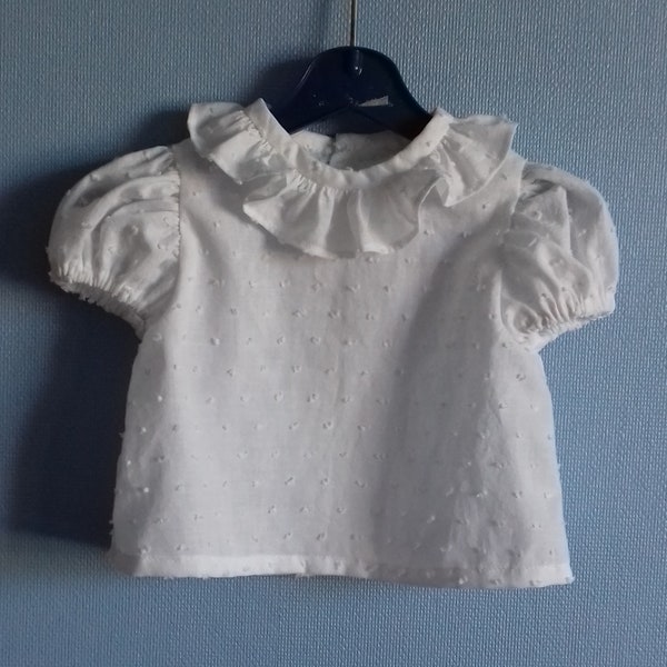 Chemise bébé T 3 mois en coton blanc plumetis