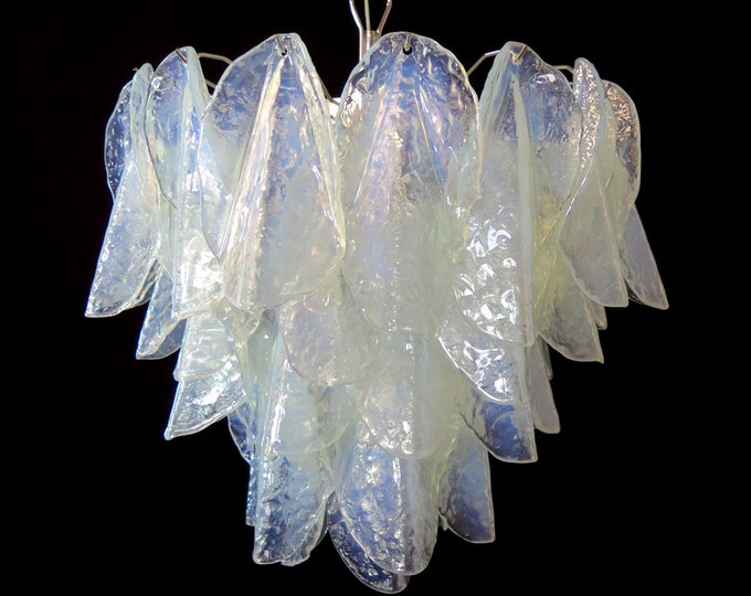 Italian vintage Murano chandelier - Mazzega - 41 OPAL glass "swallows"