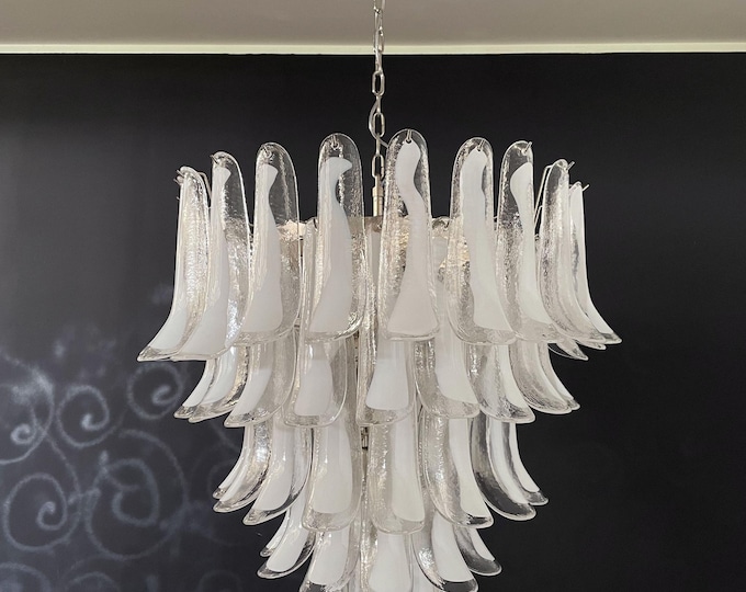 Italian vintage Murano chandelier in the manner of Mazzega - 75 glass petals