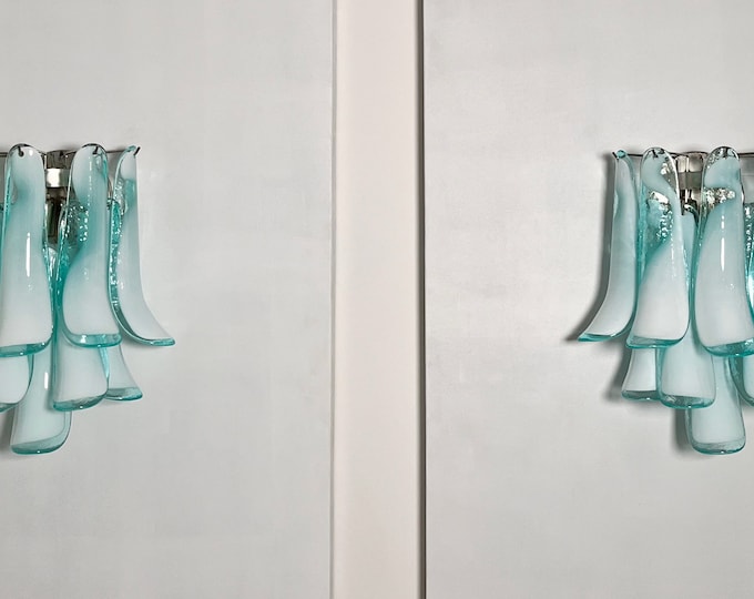 Pair of Vintage Italian Murano wall lights - Mazzega - 10 turquoise lattimo glass petals