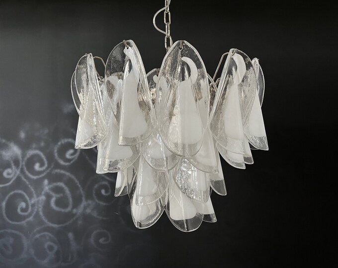 Italian vintage Murano chandelier - Mazzega - 36 lattimo glass "rondini"