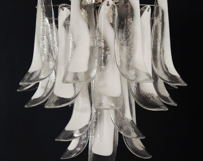 Italian vintage Murano chandelier - 26 glass petals