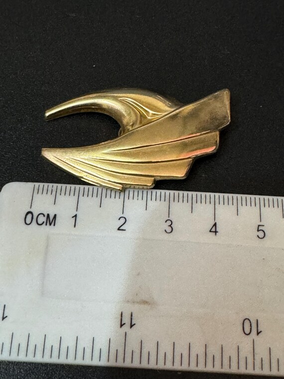Photo inspiration: Gallery Detail: Vintage 4Cm Art Deco Winged Style Gold Tone Clip On