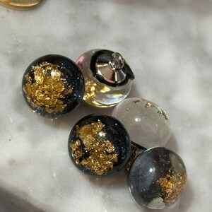 Pack 10 pc Small 12.8mm clear black and gold leaf round dome acrylic domed buttons with metal shank image 3