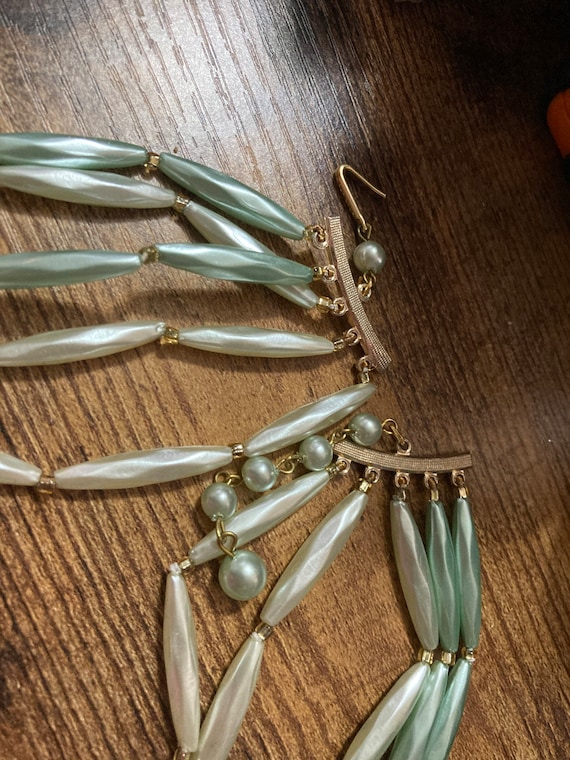 Mid century pastel green faux pearl plastic beade… - image 3