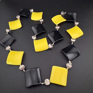 Retro bright yellow and black plastic squares beaded long necklace