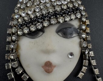 Rhinestone Ceramic Flapper Face Brooch: Signed Vintage  display picture 2