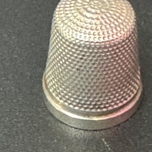 Antique hallmarked 925 English Sterling silver thimble date letter B 3.6 grams