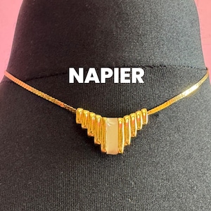 Dainty Signed NAPIER designer cream Enamel Choker Vintage Gold Tone flat chain link 40cm necklace