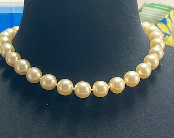 retro very chunky faux 1.5cm glass Pearl necklace