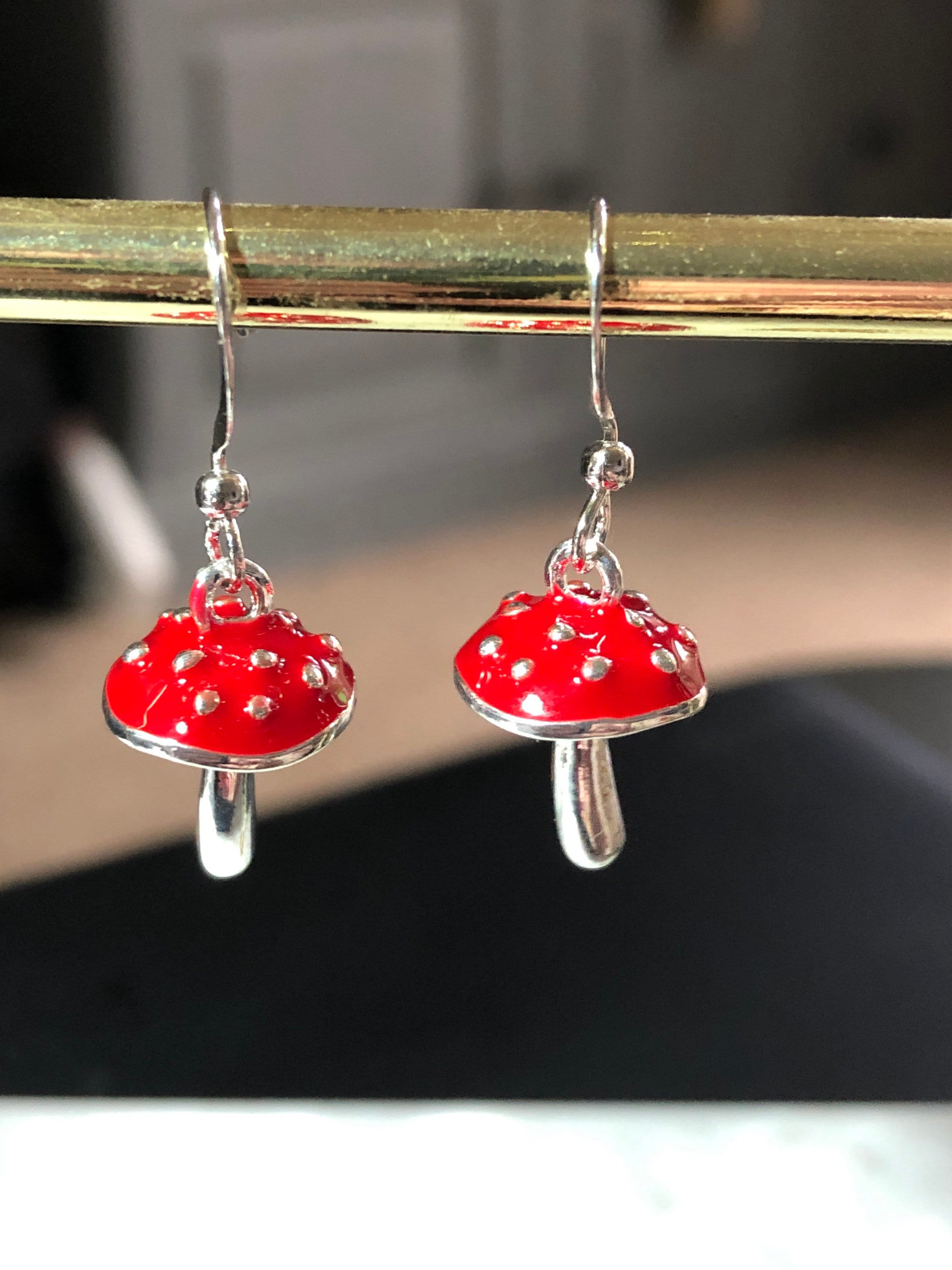 シルバーの傘型ぶら下がりピアス：ピアス穴あり - Etsy 日本