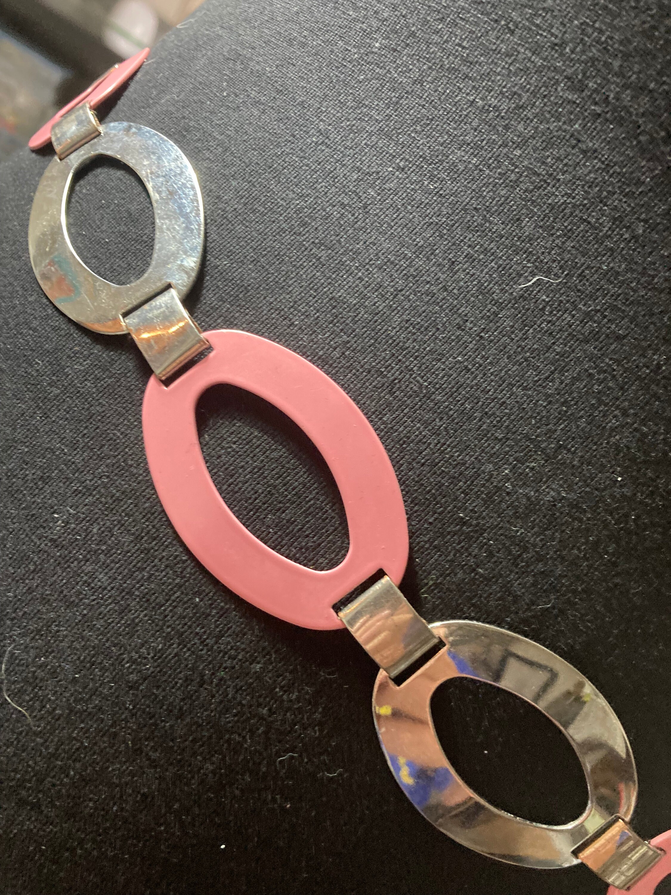 Vintage Ladies Silver Tone and Pink Oval Chain Link Belt  display picture 1