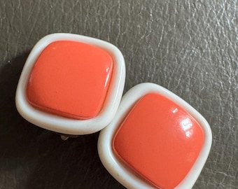 Coral and white plastic clip on earrings: square 2cm vintage