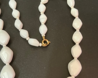 Collier Vintage Perles De Verre Blanches Non Teintées – Occasion
