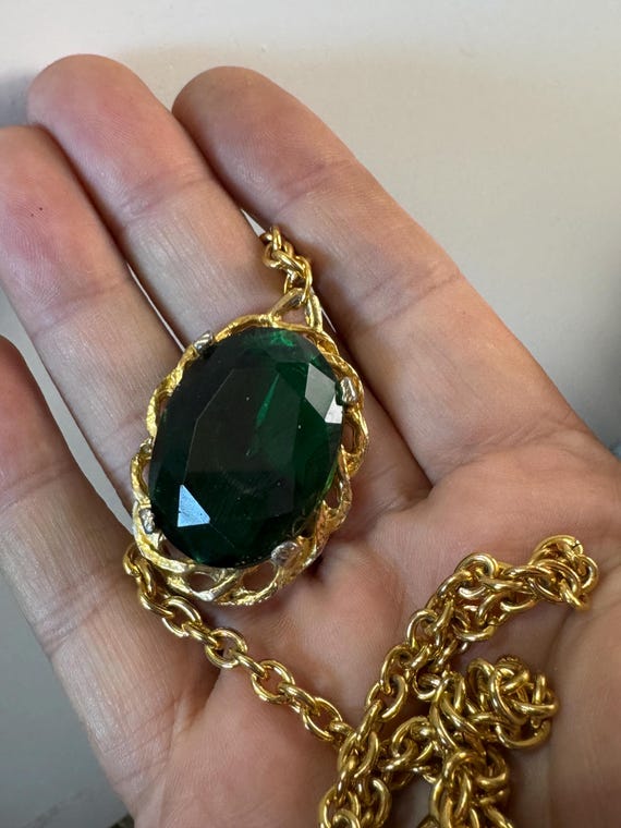 Emerald Glass Pendant Necklace: Vintage Brutalist Style (gold Tone