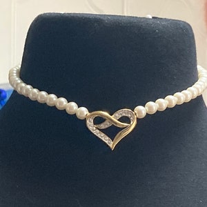 High end cream glass beaded pearl and diamanté love heart necklace