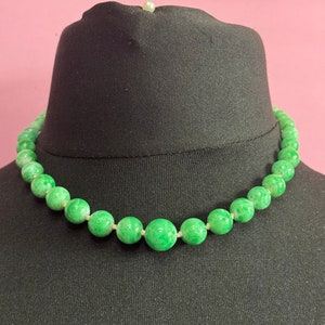 Art Deco czech gold tone metal necklace with green peking glass or ceramic stones