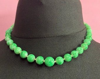 necklace with green peking glass , Art Deco czech gold tone metal
