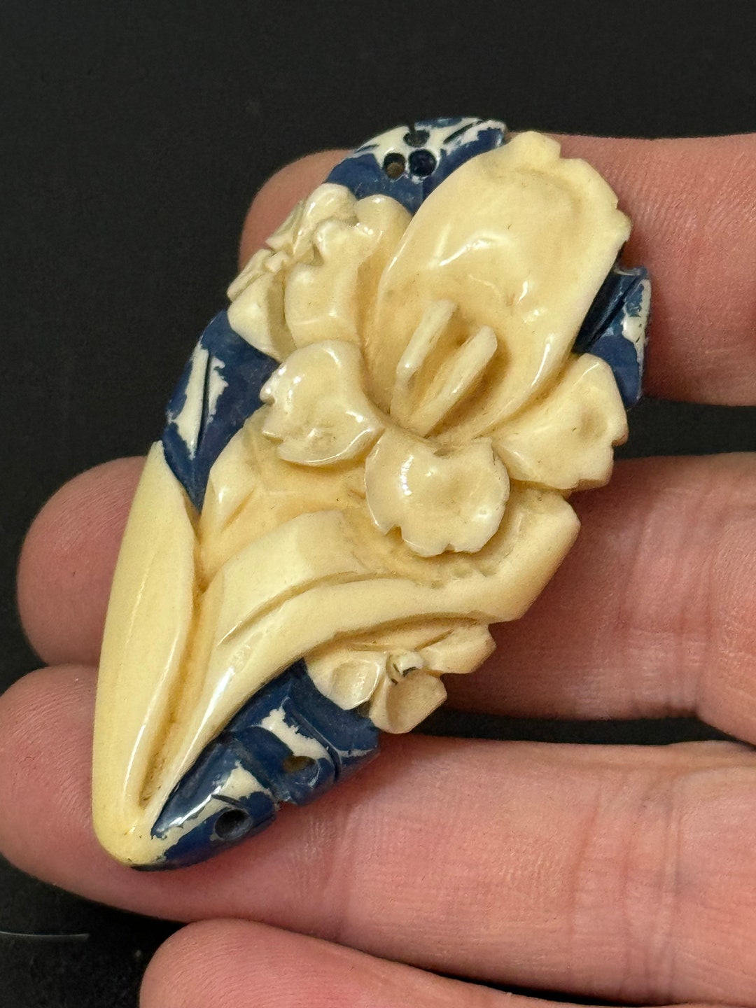 Vintage Art Deco Carved Yellow Flower Celluloid Dress Clips Pair Hair Clip Vintage Art Deco Carved Yellow Flower Plastic Celluloid  main image 4