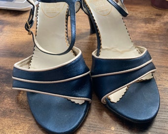 Retro St Michaels navy blue beige 8cm peep toe ladies sandals marks and Spencer