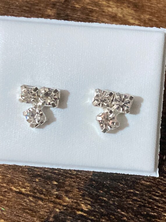 Boucles D'oreilles Clous Argentées Avec Cristal Et Strass - Neuf Avec étiquettes, Métal Argenté Inoxydable